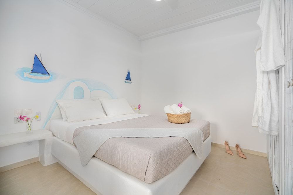Bella View Mykonos Town Suites 2
