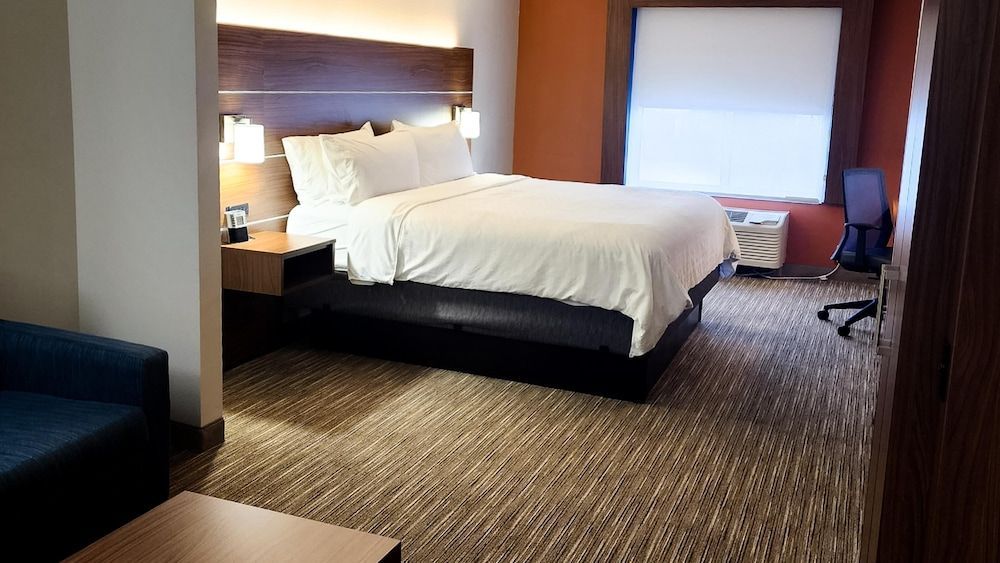 Holiday Inn Express & Suites CHICAGO SOUTH LANSING by IHG 2