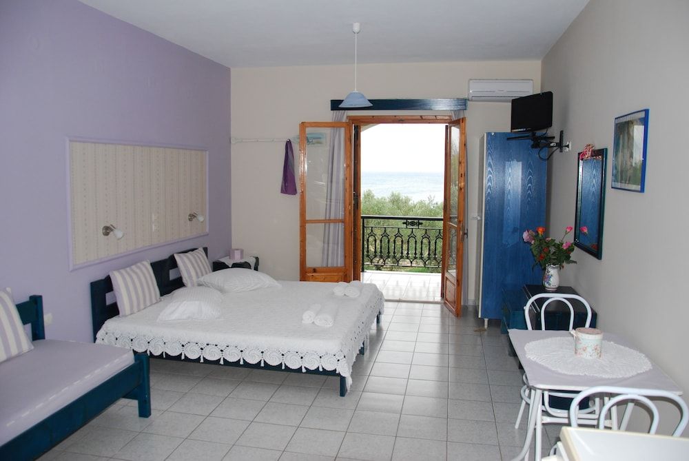 Kavos Psarou Studios & Apartments 2