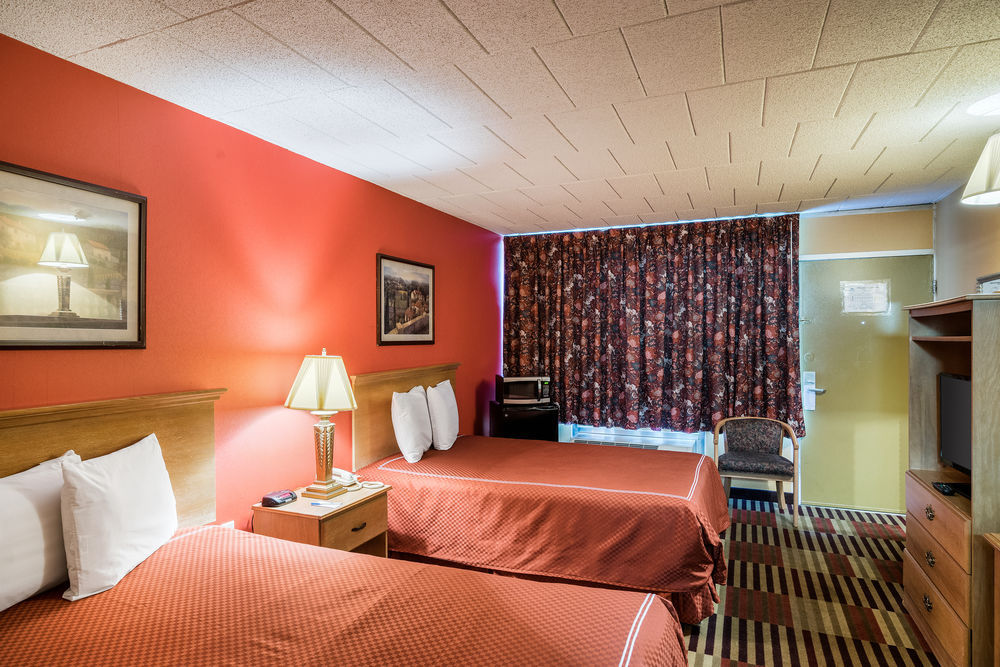 Rodeway Inn University 1