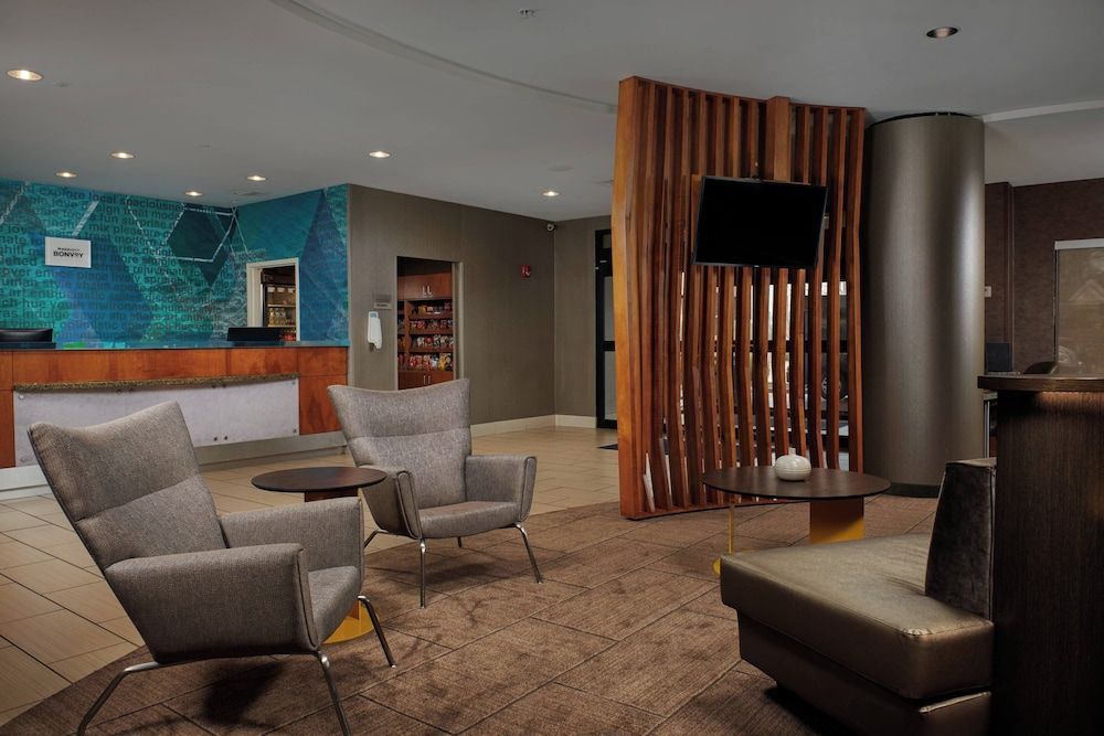 SpringHill Suites by Marriott Baton Rouge North / Airport 2