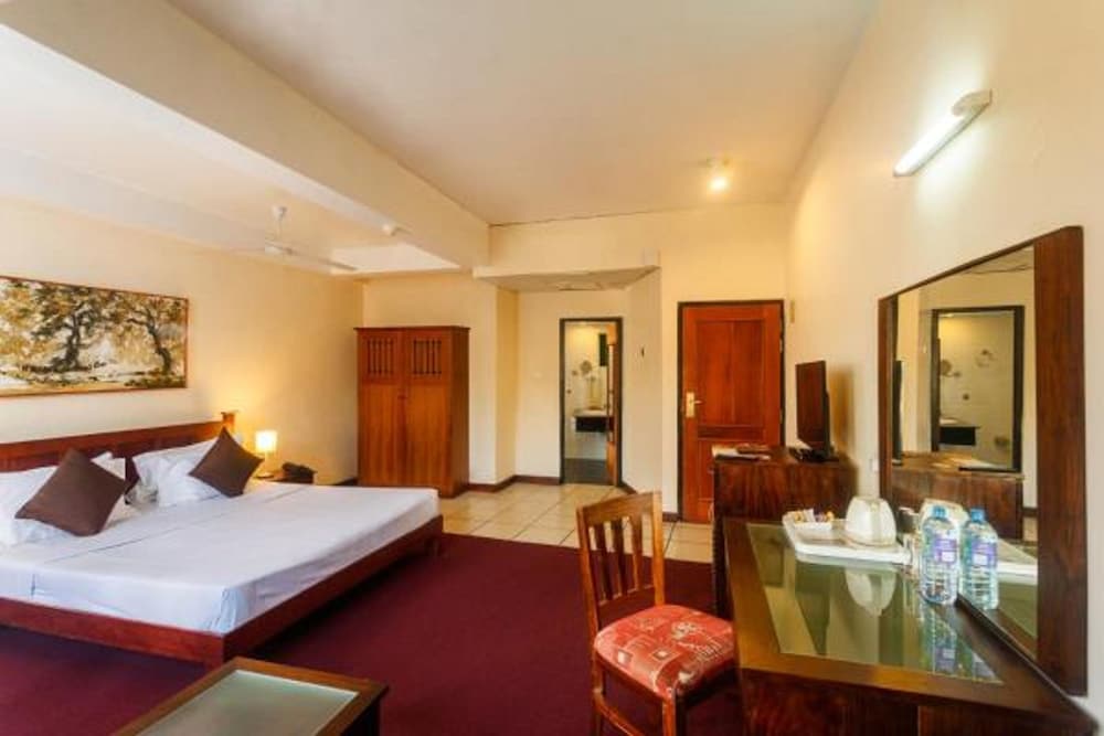 Hotel Janaki 1