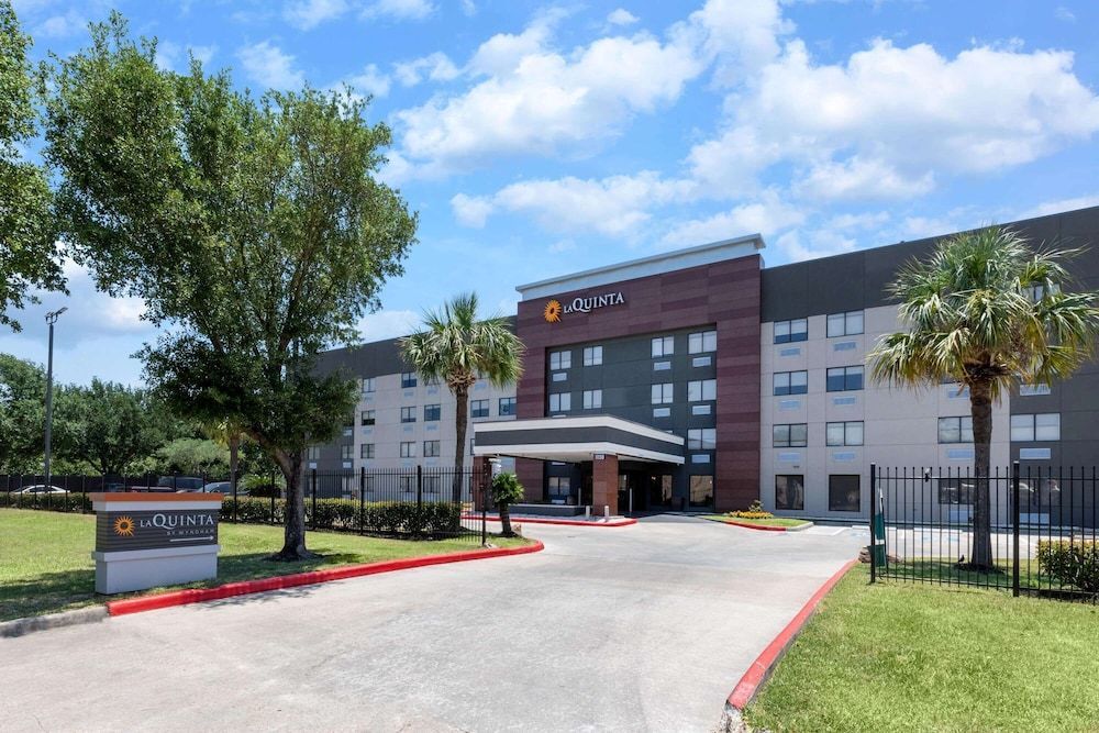 La Quinta by Wyndham Houston NW Brookhollow 1