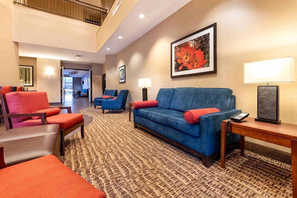 Comfort Suites Goodyear-West Phoenix 2