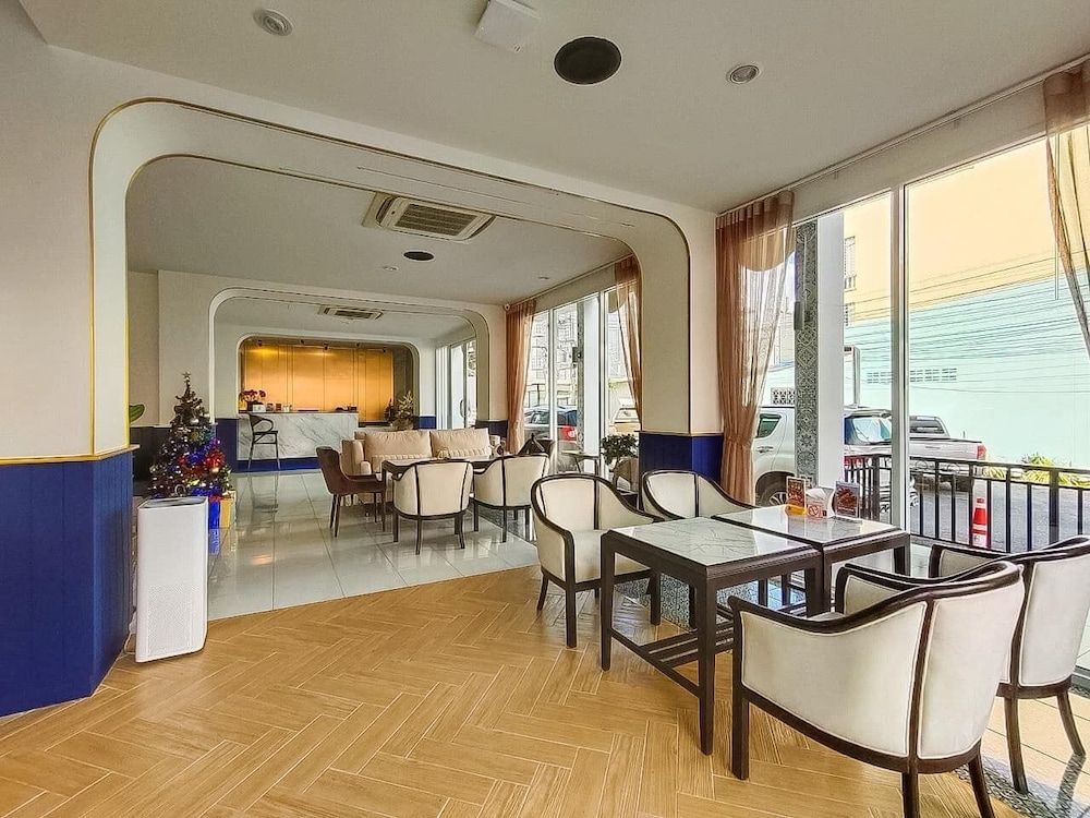 Montree Phuket Hotel 2