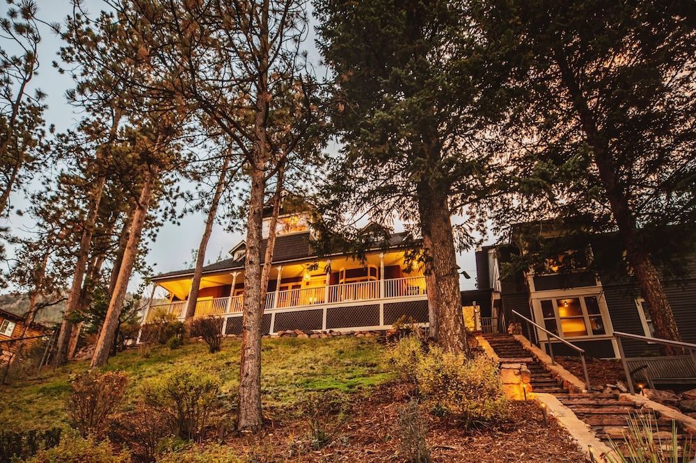 The Outlook Lodge 1