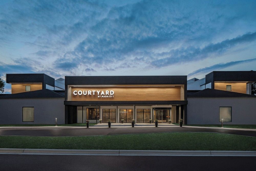 Courtyard by Marriott Greensboro 1