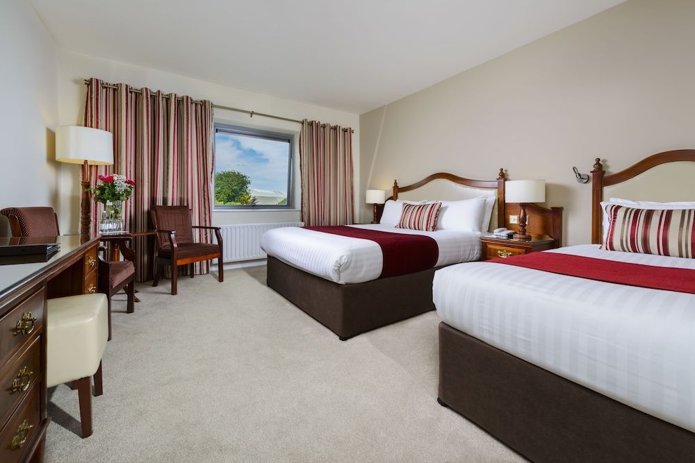 Scott's Hotel 2