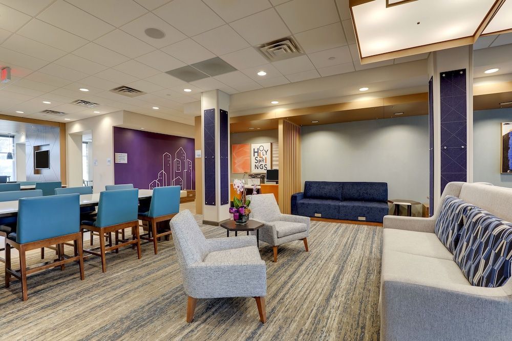 Holiday Inn Express HOLLY SPRINGS - RALEIGH AREA by IHG 2