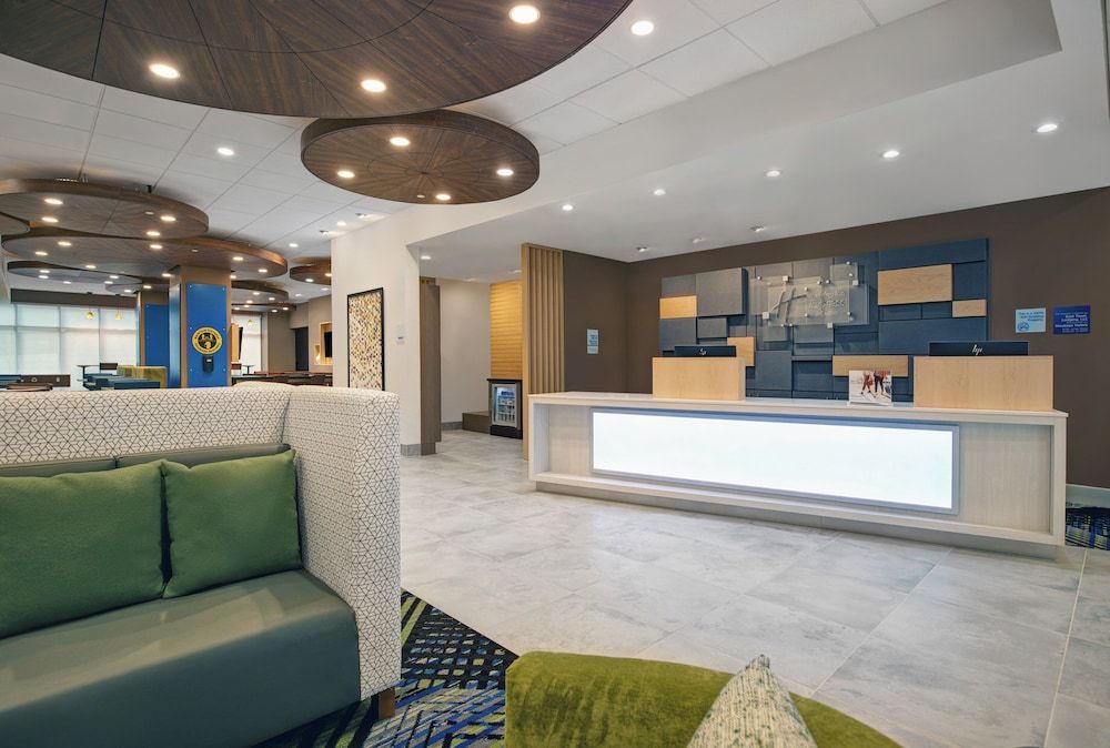 Holiday Inn Express MILWAUKEE DOWNTOWN by IHG 2