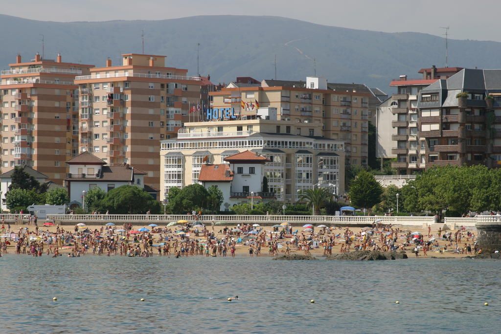 Las Rocas Playa Hotel 1