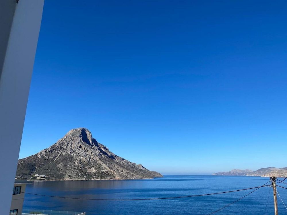 3 Bed Villa - Sleeps 6 - Terrace - Sea View 1
