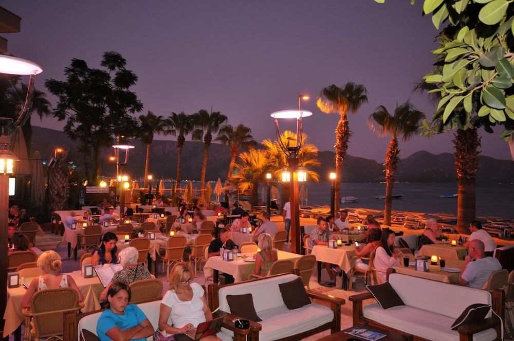 Maris Beach Hotel 1