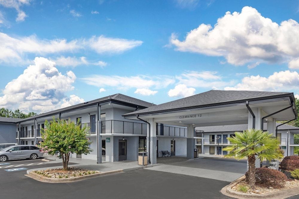Quality Inn Clinton - Laurens I-26 1