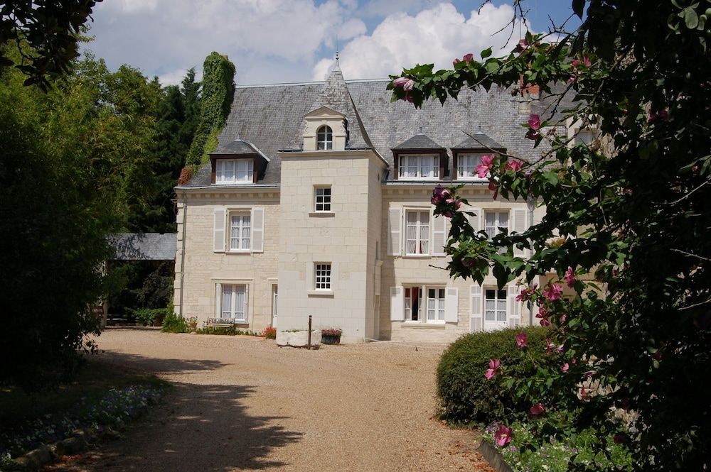 Logis Manoir De La Giraudière 1
