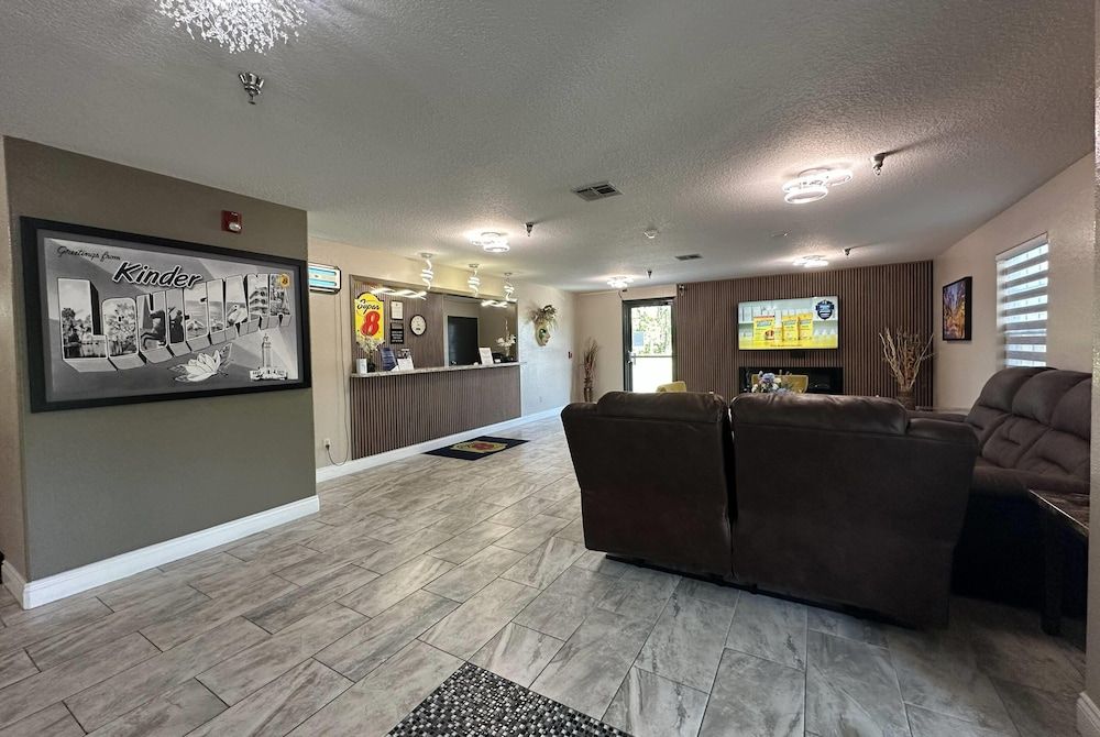 Super 8 by Wyndham Kinder/Coushatta near Casino 1