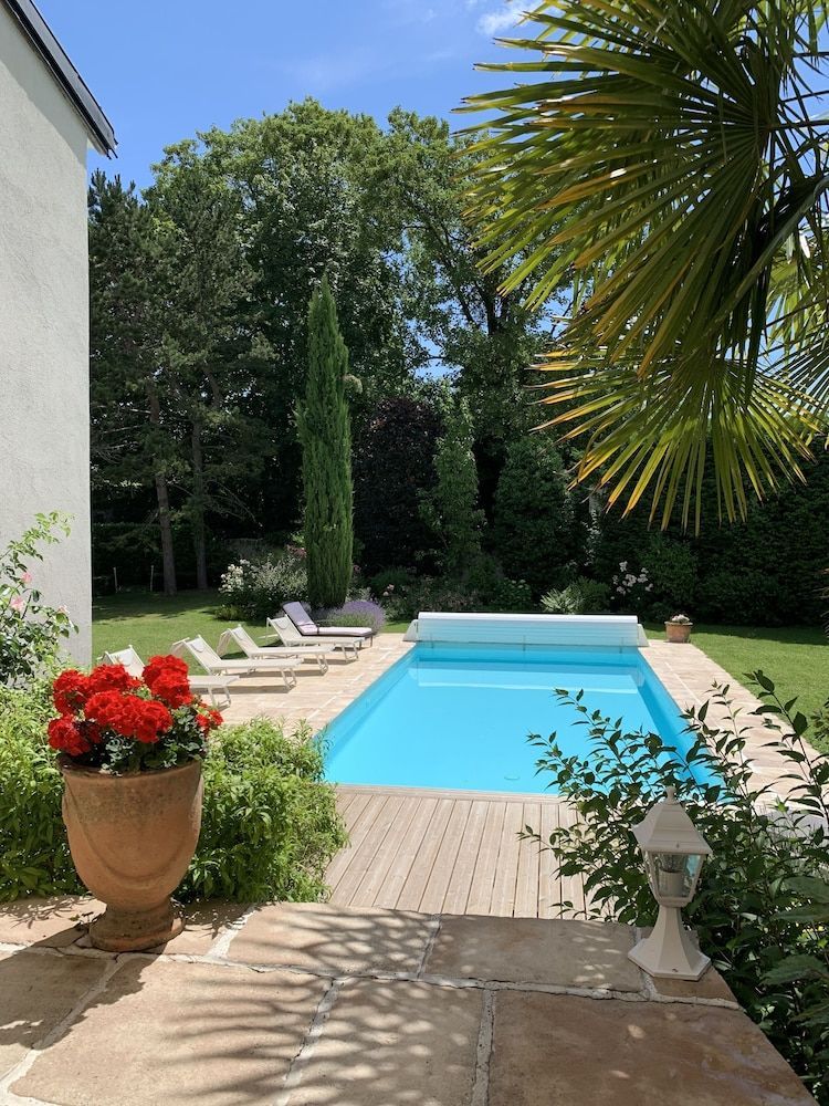 Maison d'Hôtes Joussaume Latour 1