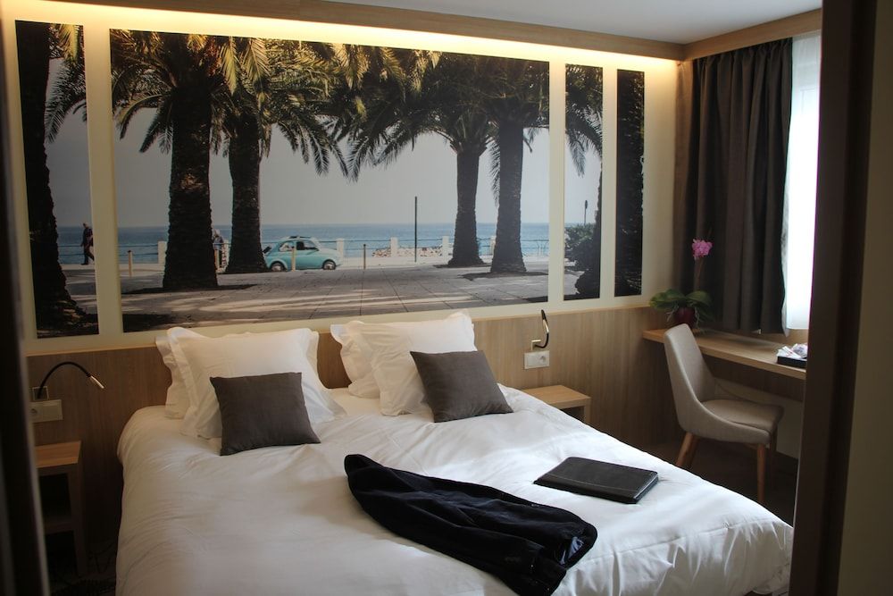 Brit Hotel Montargis 2