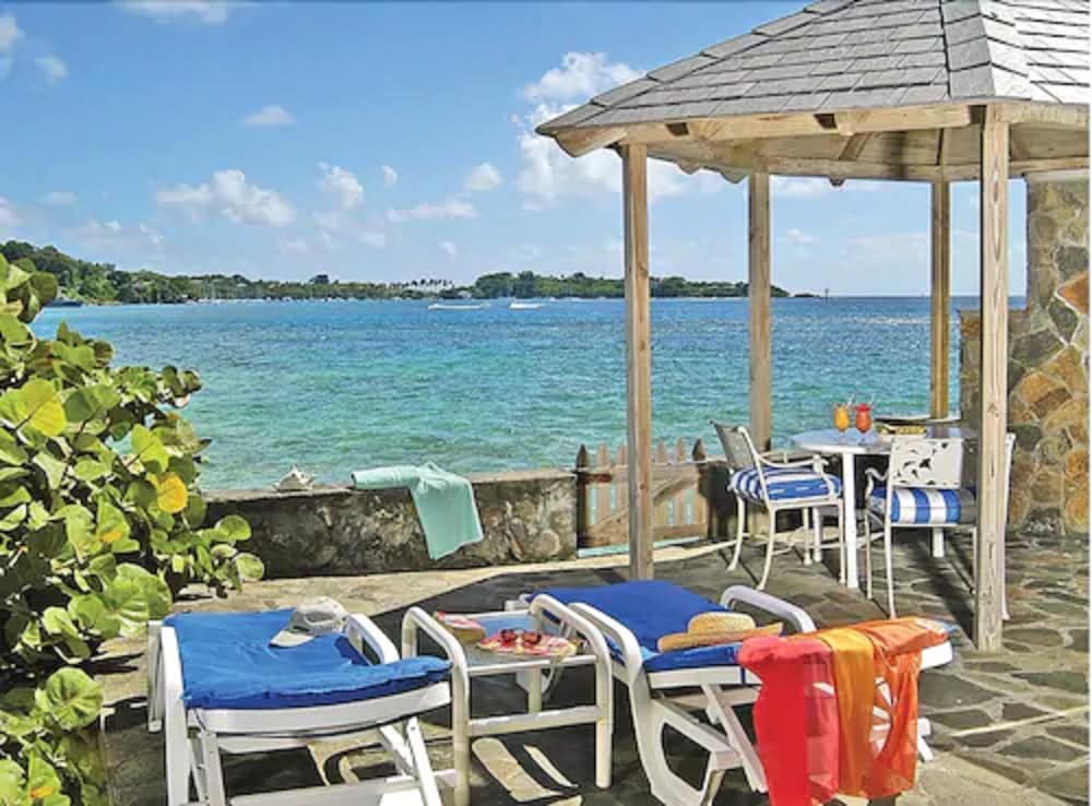 Young Island Resort 1