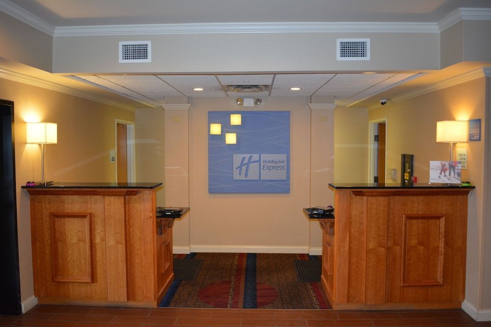 Holiday Inn Express & Suites LANCASTER by IHG 1
