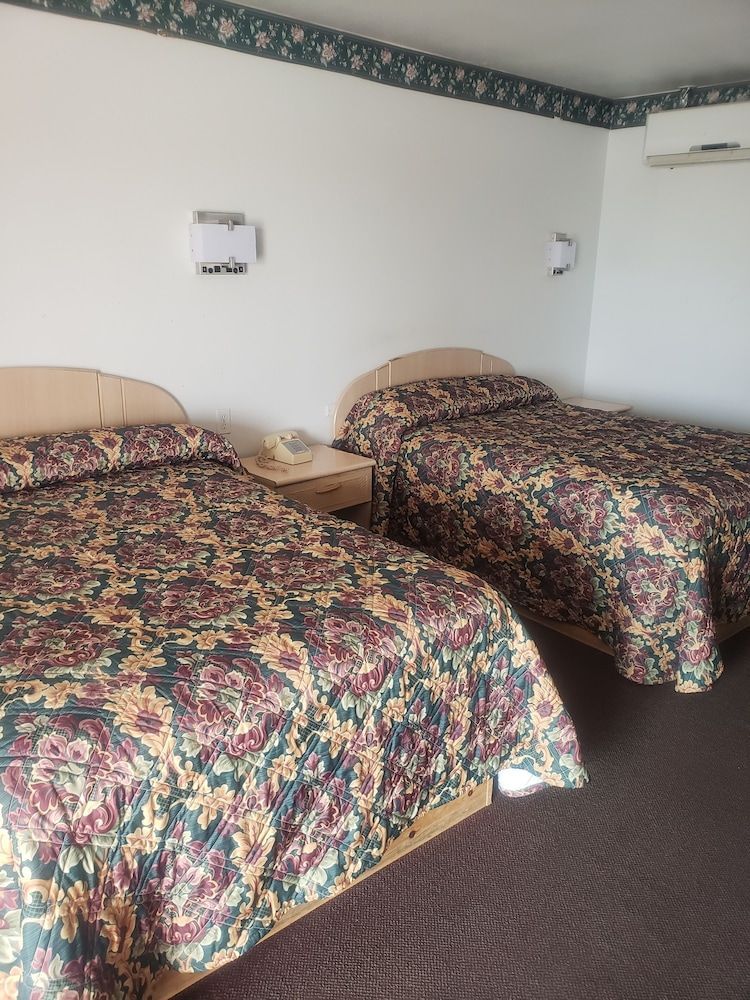 Camlot Inn Motel 2