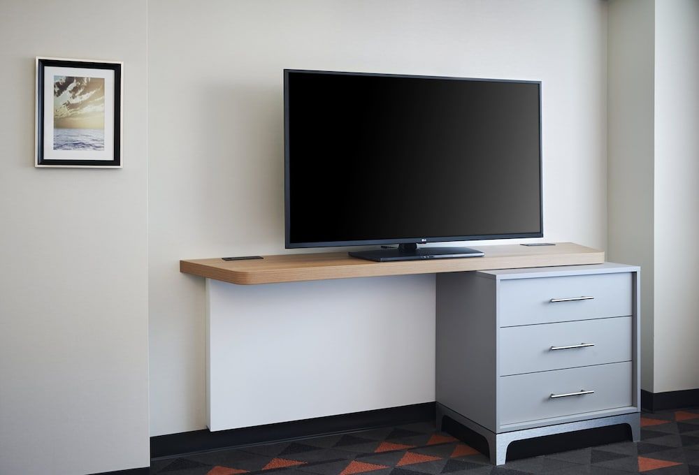 Holiday Inn & Suites OAKVILLE @ BRONTE by IHG 2