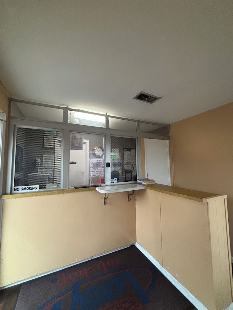 Hiway Inn 1