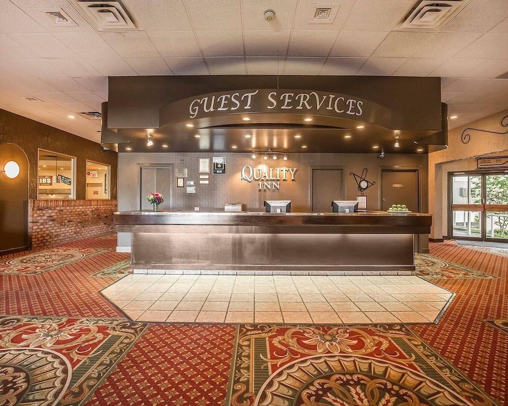Quality Inn & Conference Centre Red Deer - 50th Avenue 2