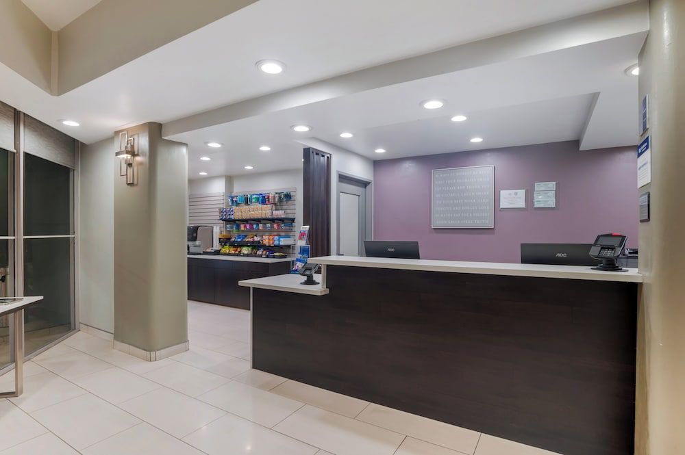 Best Western Plus Commerce Hotel 2