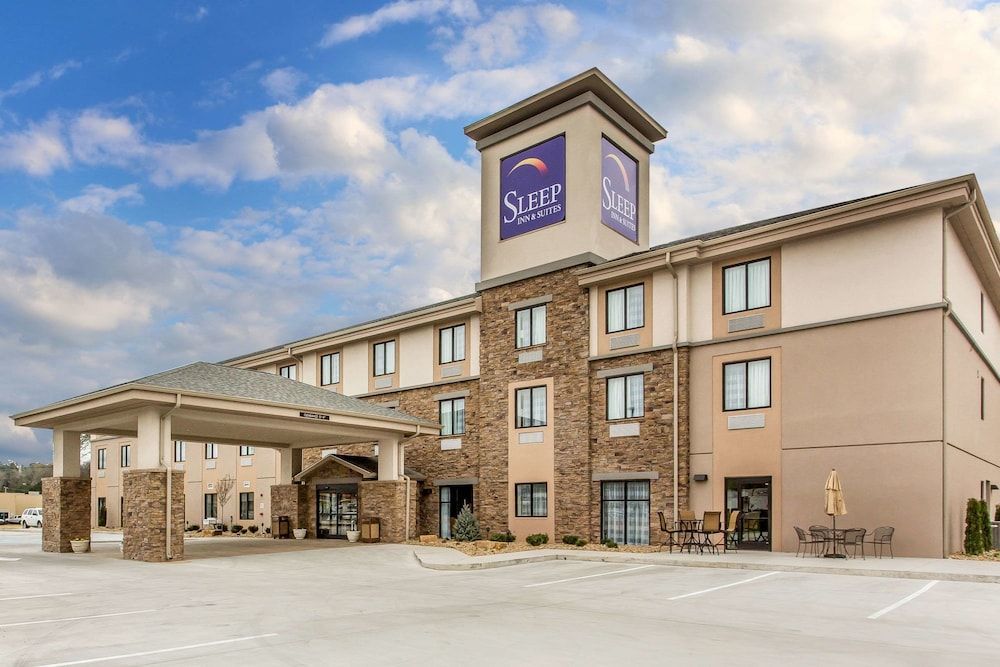 Sleep Inn & Suites Dayton South 1