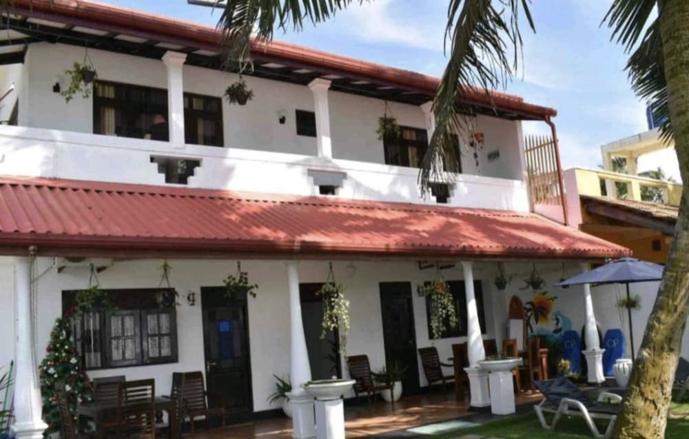 Ashen's Beach House 1