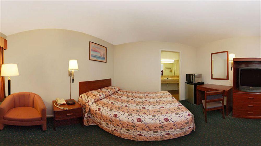 Rodeway Inn University/Downtown 1