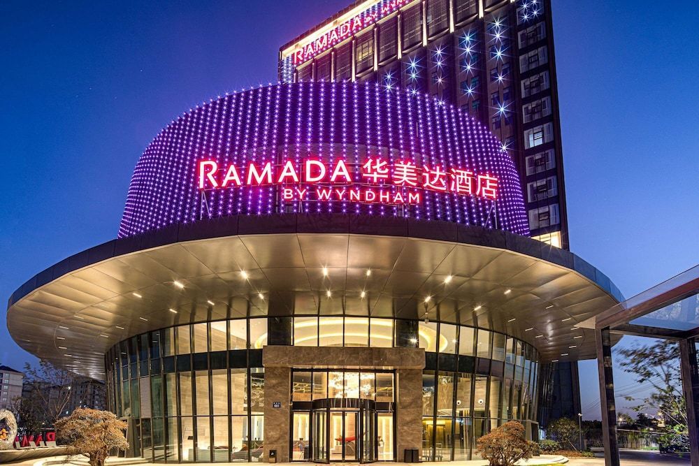 Ramada by Wyndham Pinghu 1