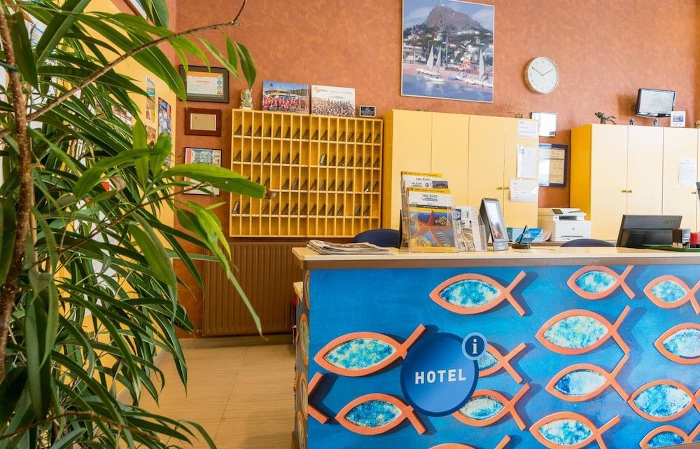Hotel & Diving Les Illes 2