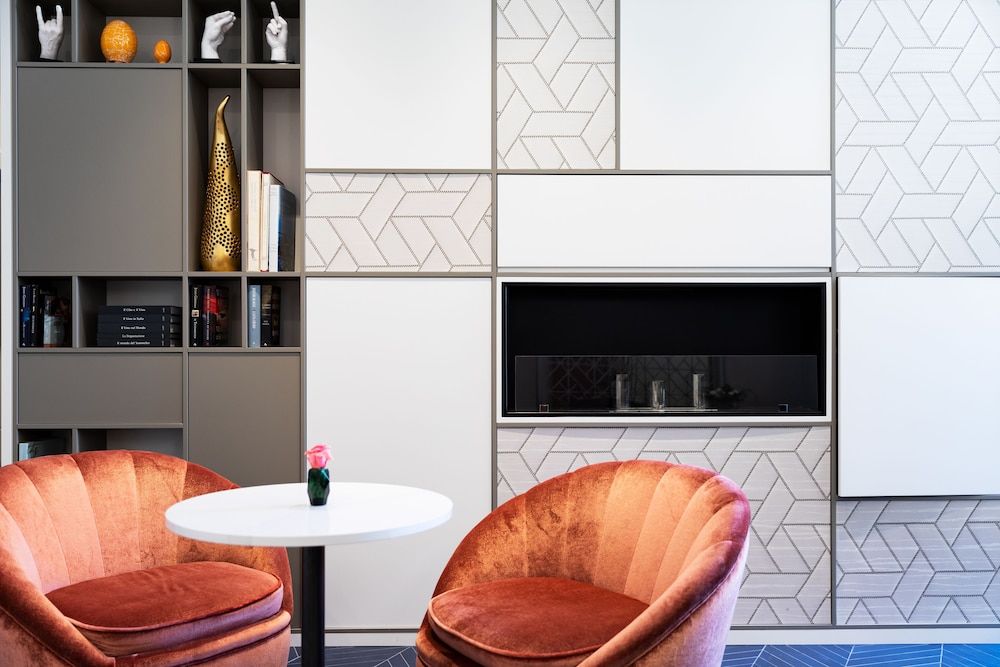 Amadomus Luxury Suites 1