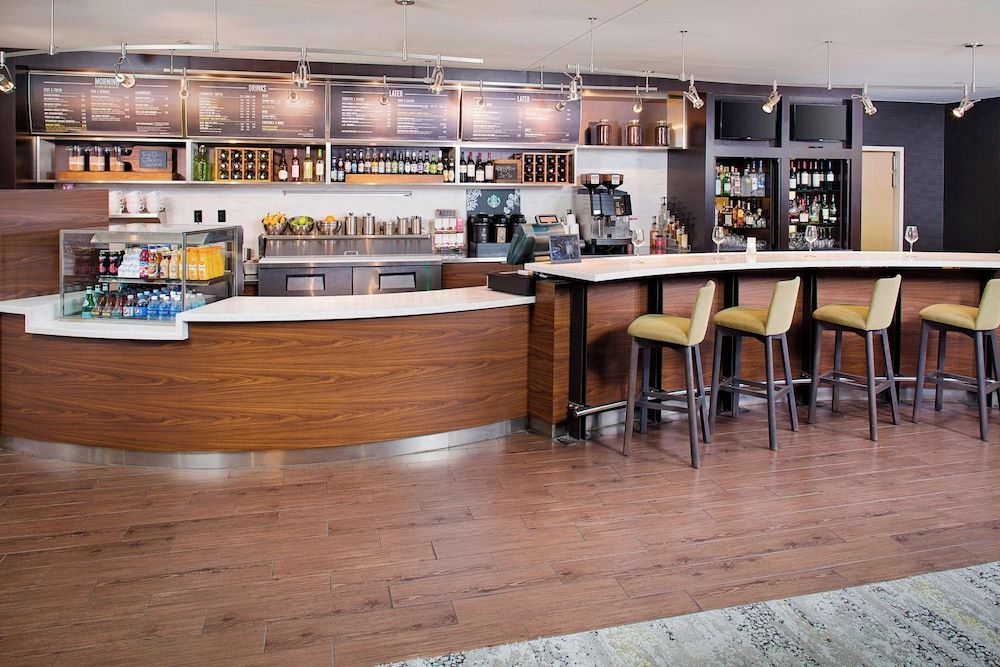 Courtyard by Marriott Roanoke Airport 1