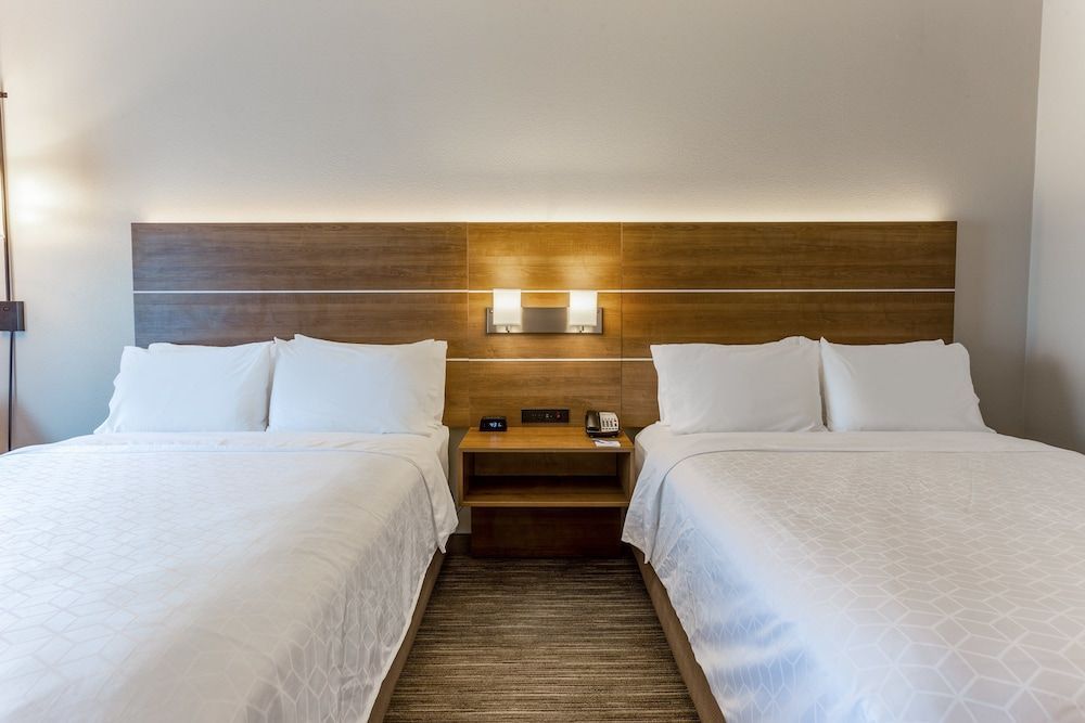 Holiday Inn Express & Suites O'FALLON/SHILOH by IHG 2