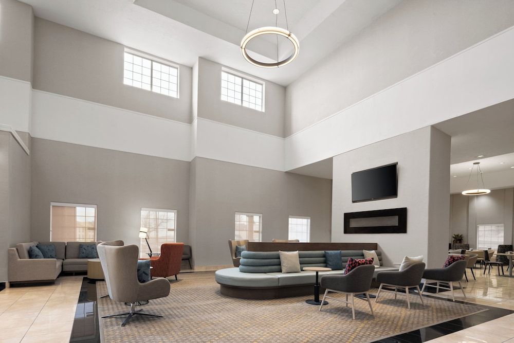 Holiday Inn & Suites ALBUQUERQUE AIRPORT by IHG 2