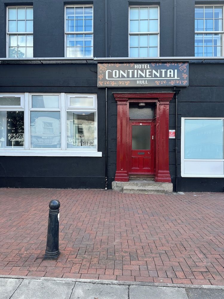 Continental Hotel with access to shared kitchen 1