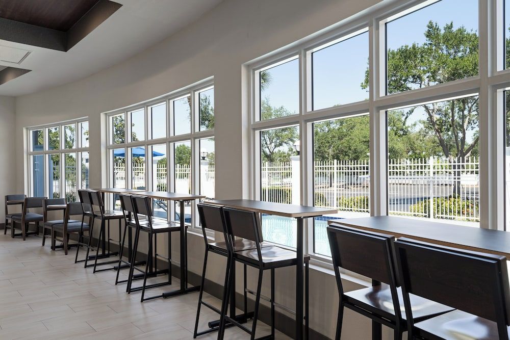 Holiday Inn Express & Suites ST. PETERSBURG NORTH (I-275) by IHG 2
