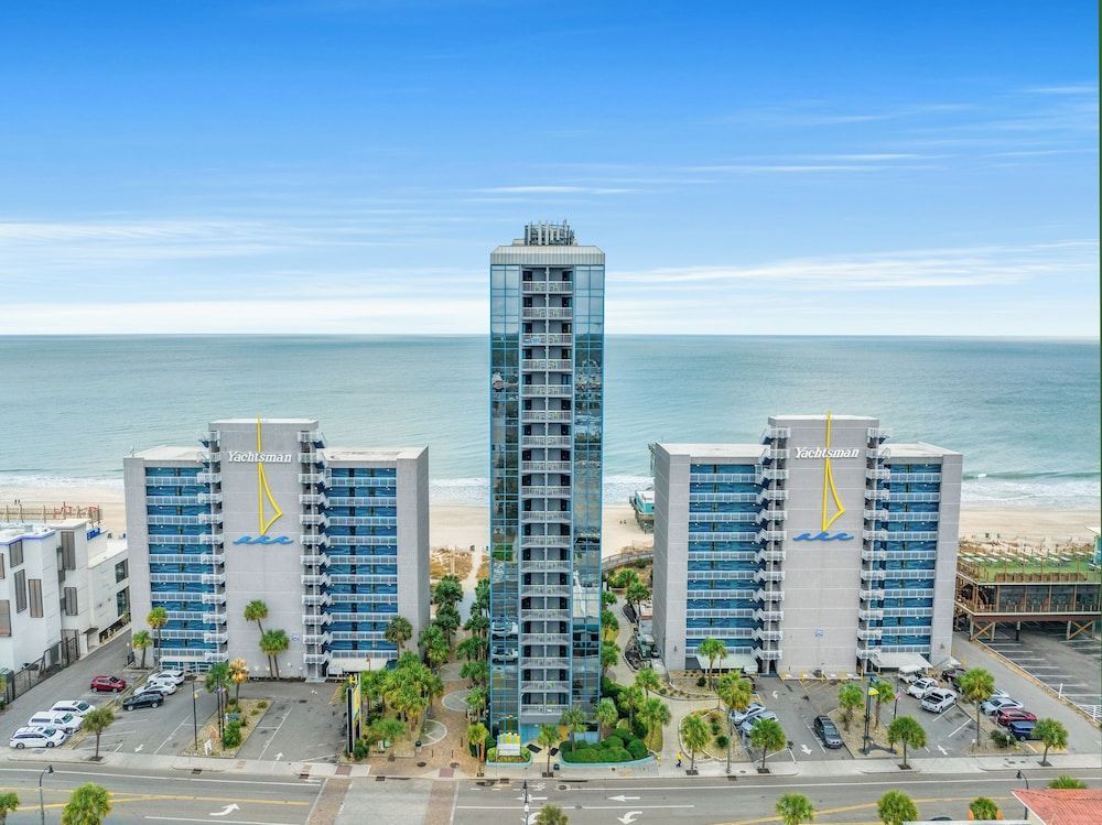 Oceanfront Suite -Steps to SkyWheel! Yachtsman 402 1