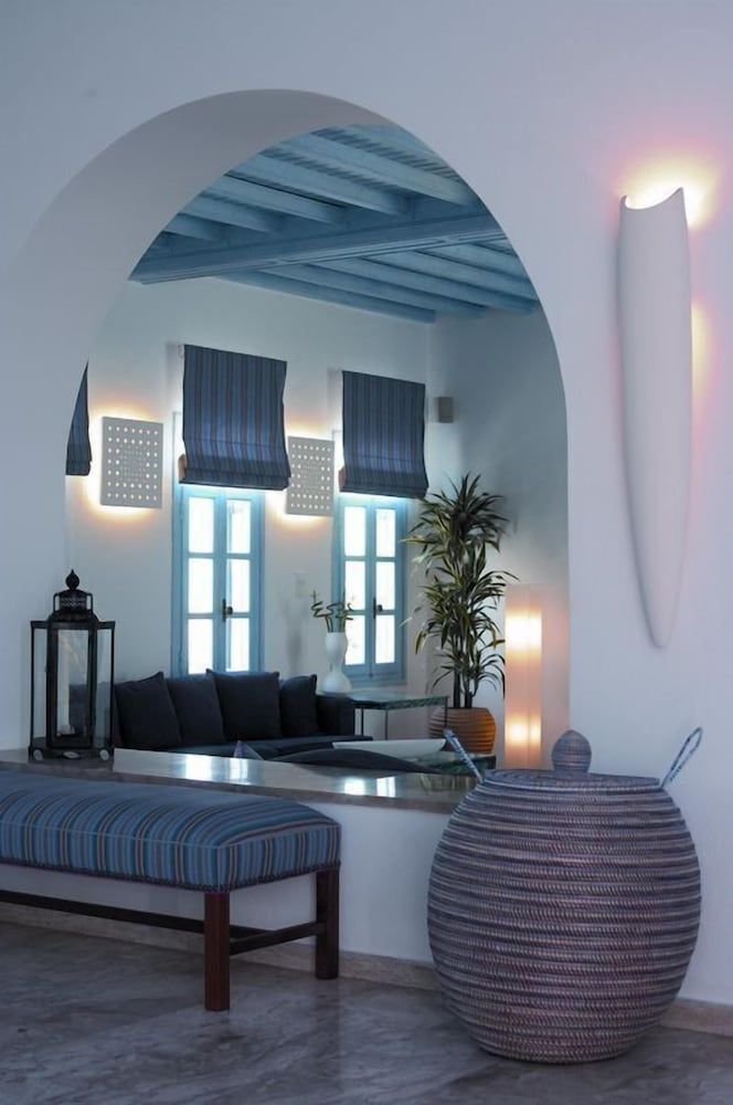 Poseidon Hotel Suites 2