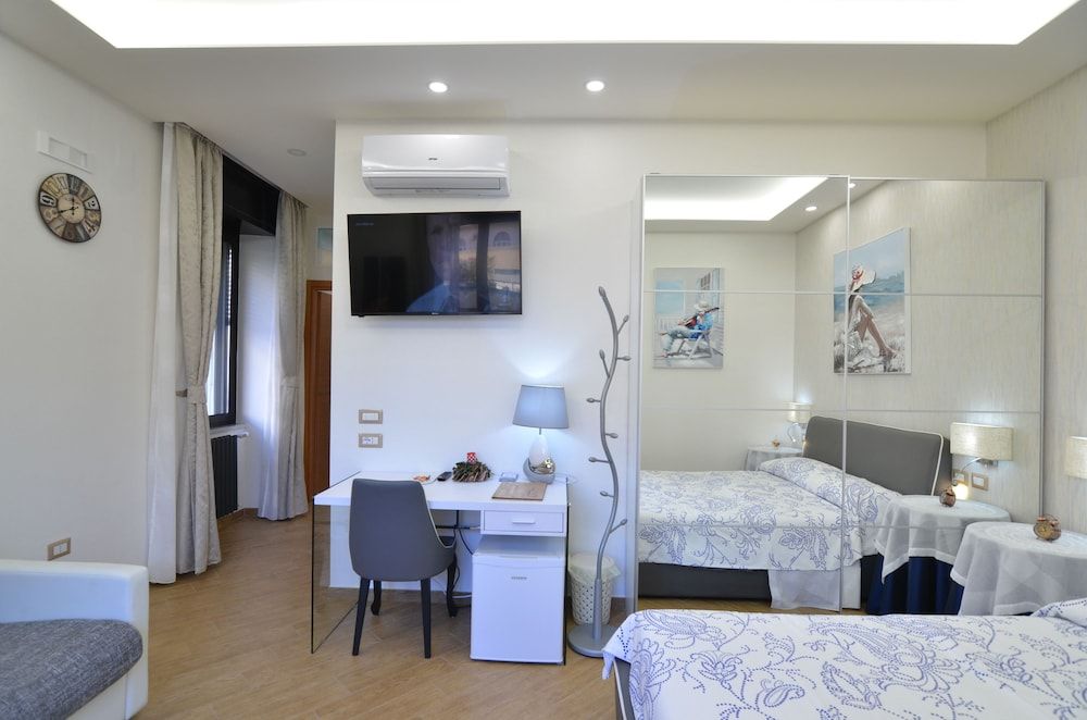 Caserta Deluxe 1