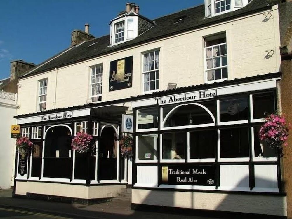 Aberdour Hotel, Stables Rooms & Beer Garden 1