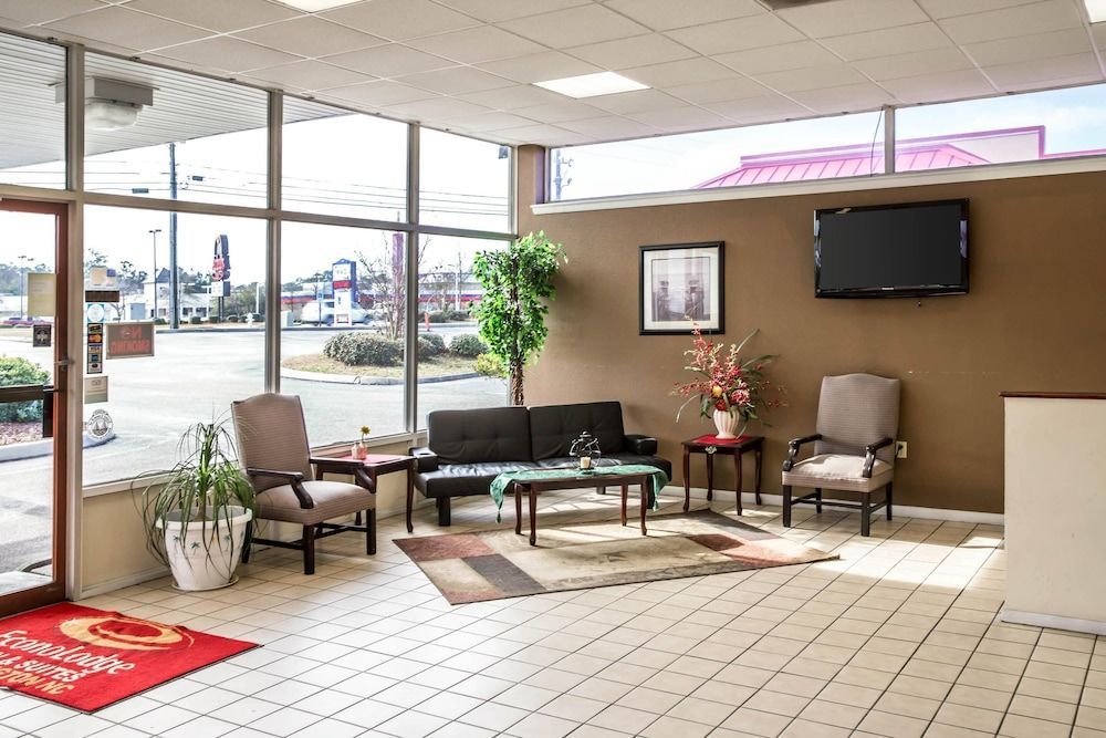 Rodeway Inn & Suites Wilmington North 2
