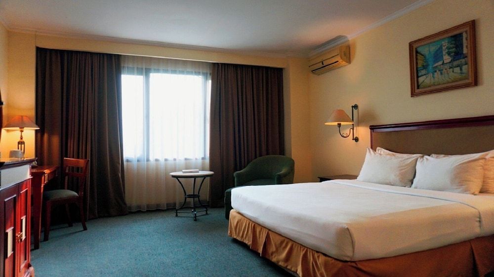Mega Anggrek Hotel Jakarta Slipi 1