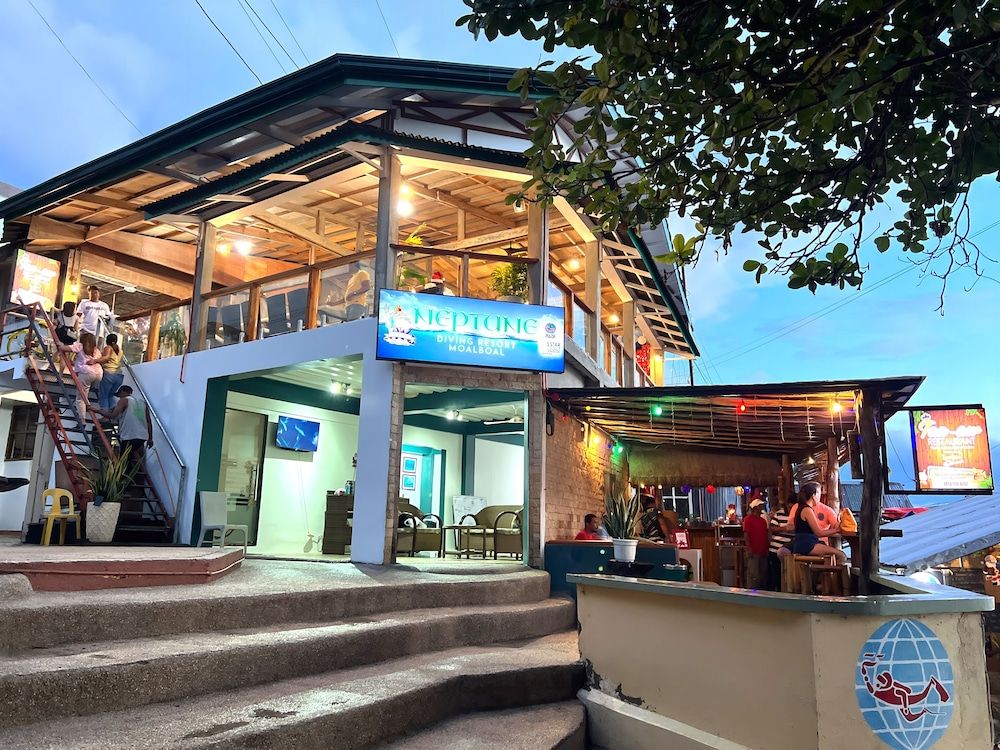 Neptune Diving Resort Moalboal 1