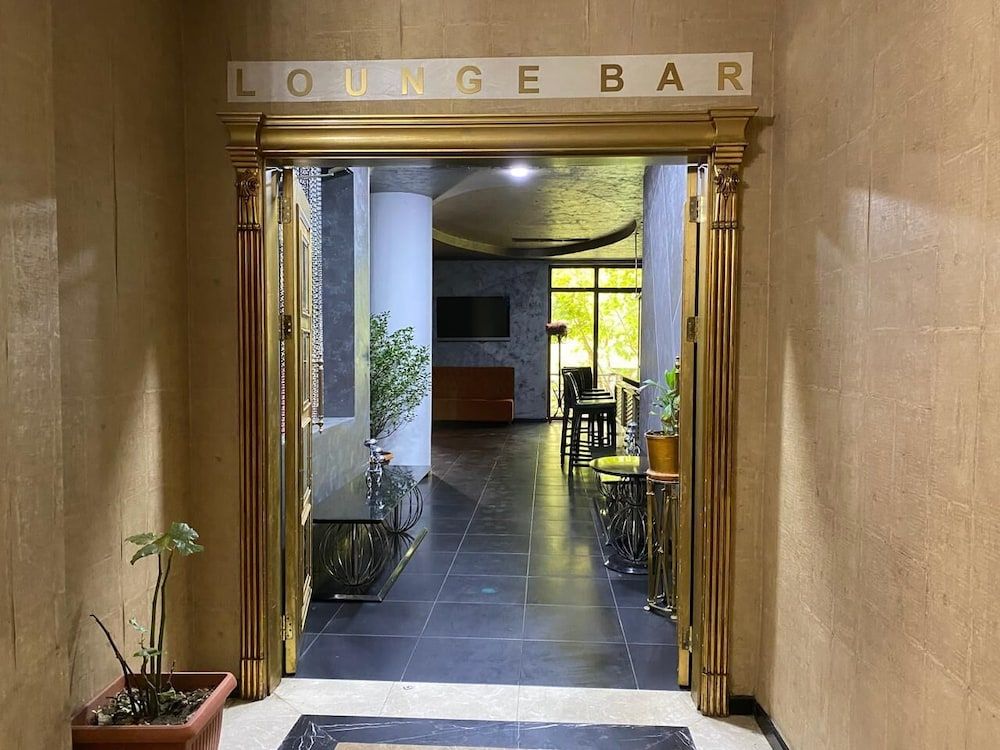 Ekm Hotel 1