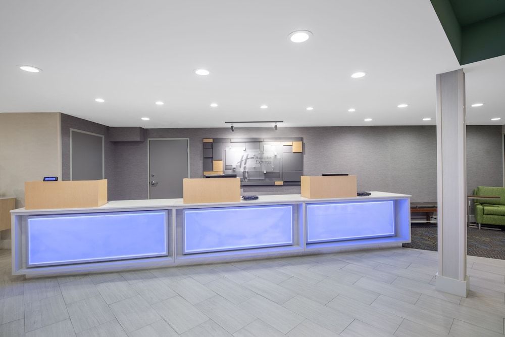 Holiday Inn Express SAN DIEGO AIRPORT-OLD TOWN by IHG 2