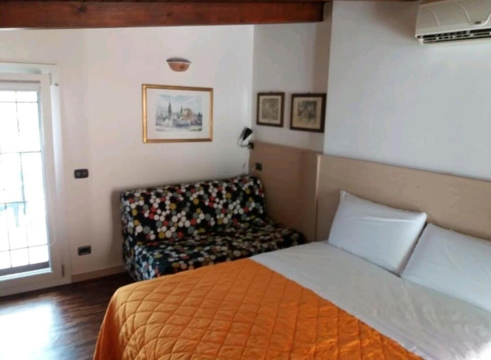 Villa Mola Bed And Breakfast 2